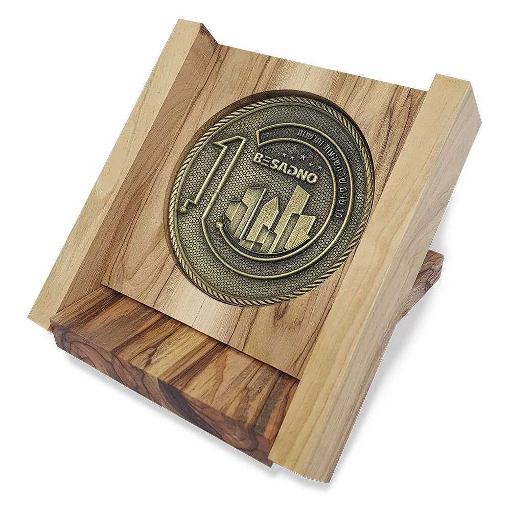 מטבע ביציקה אישית בקופסת עץ זית