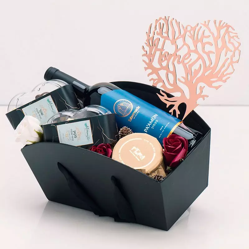 לב אומנותי בחיתוך לייזר